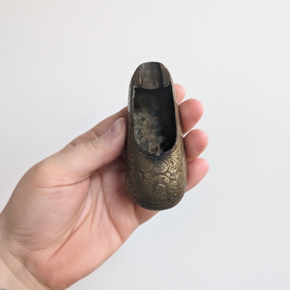 Vintage Brass shoe ashtray - Picture 2 of 7